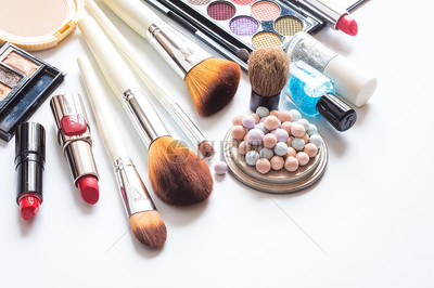 唯美彩妆化妆品摆放高清图片下载指南